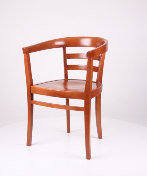 Holzstuhl mit Armlehne � Modell n023