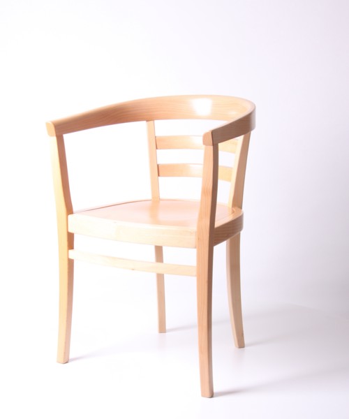 Holzstuhl mit Armlehne � Modell n161
