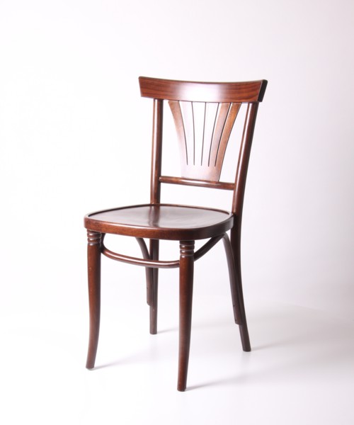 Dunkler Holzstuhl ohne Armlehne � Modell n179